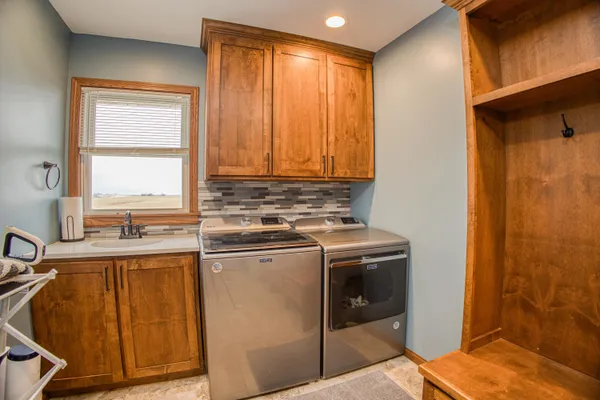 $459,900 | 1021 Fish Lane, Hazel Green, WI 53811