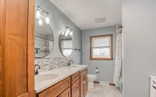$485,000 | 1021 Fish Lane, Hazel Green, WI 53811