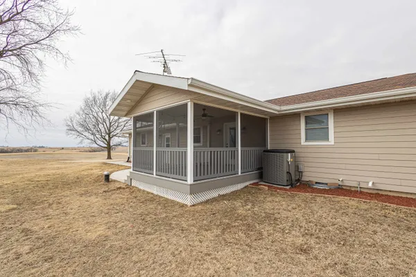 $459,900 | 1021 Fish Lane, Hazel Green, WI 53811