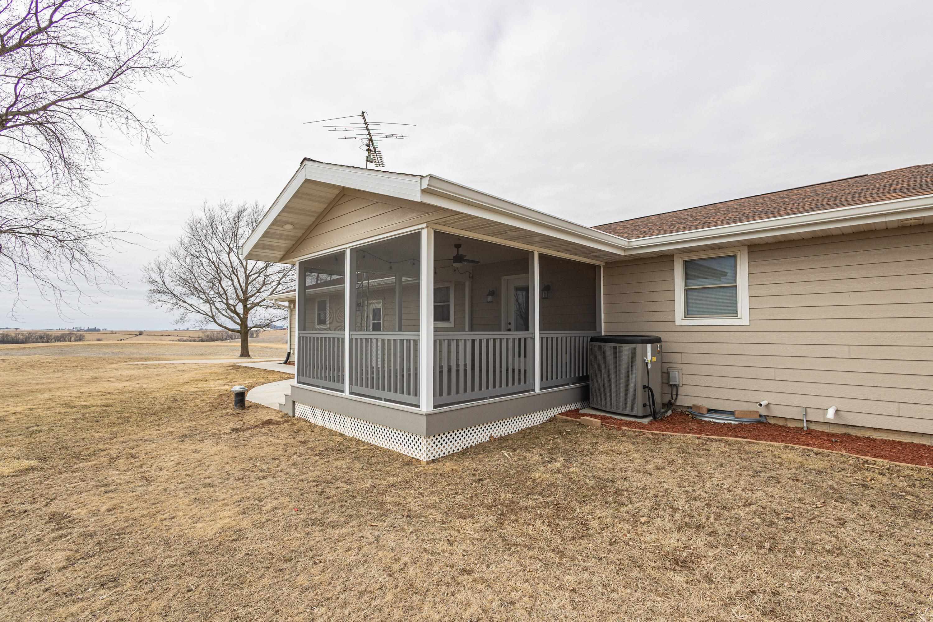 1021 Fish Lane Hazel Green, WI 53811 - Photo 6 of 54