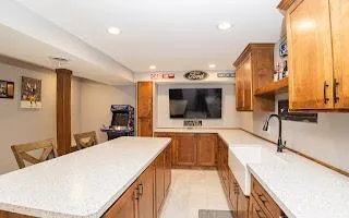 $485,000 | 1021 Fish Lane, Hazel Green, WI 53811