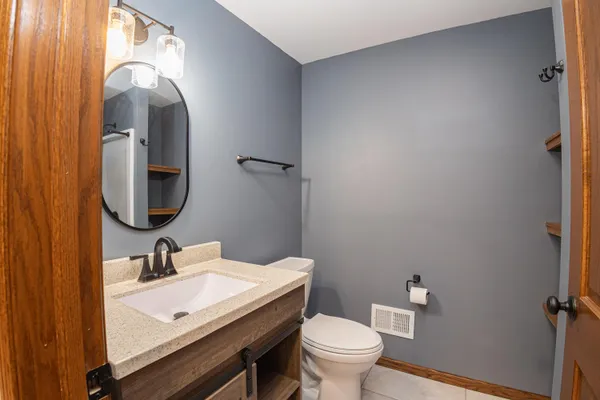 $485,000 | 1021 Fish Lane, Hazel Green, WI 53811