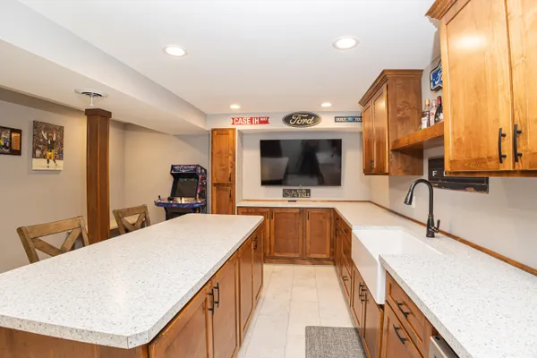 $485,000 | 1021 Fish Lane, Hazel Green, WI 53811