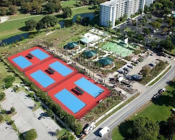 $1,900 | 625 Oaks Drive, Unit 704, Pompano Beach, FL 33069