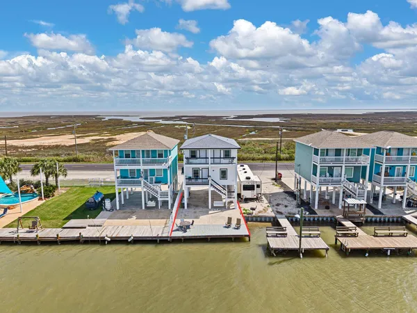 $590,000 | 52 Farm To Market Road 2031, Matagorda, TX 77457