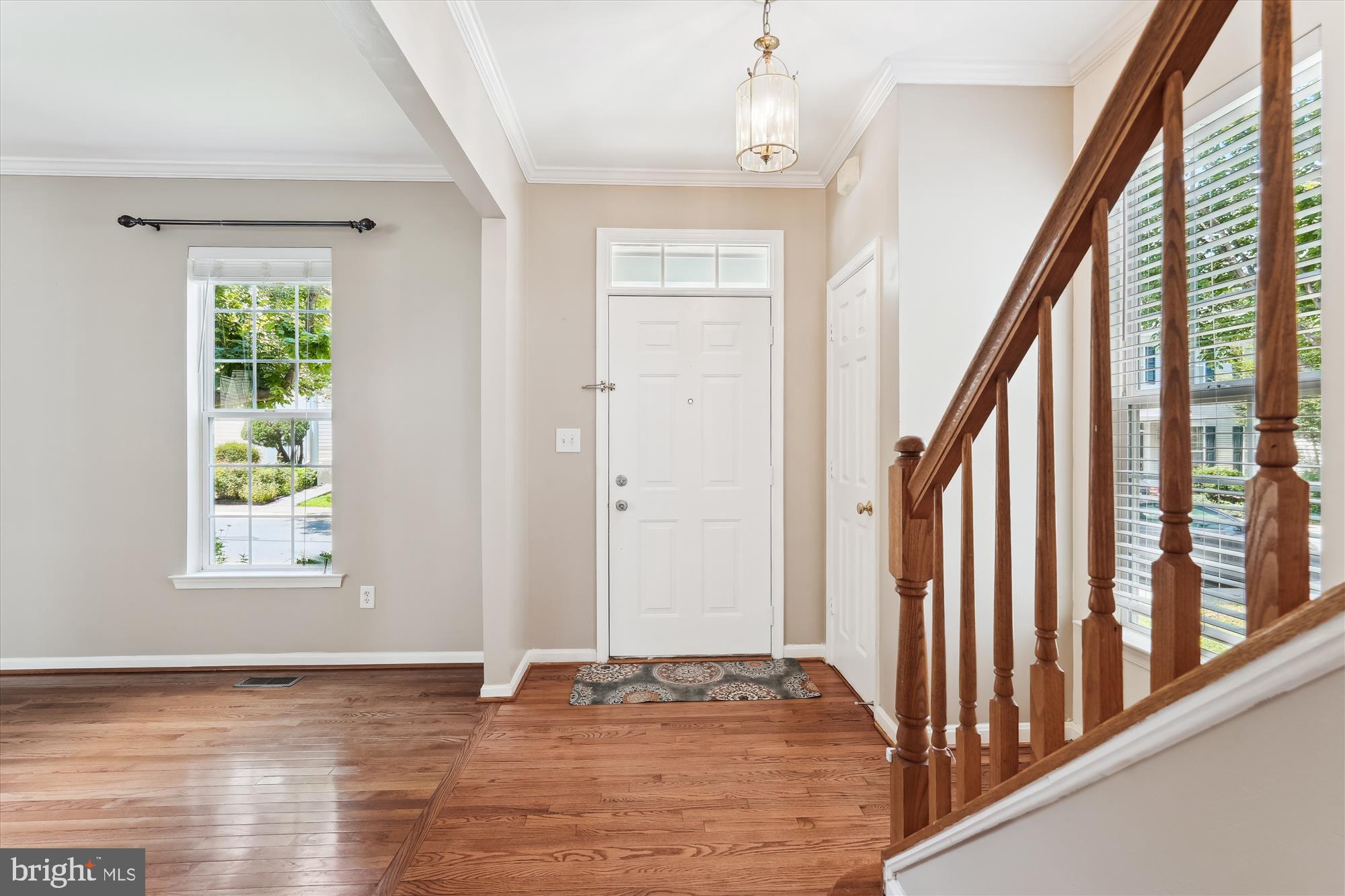 20322 Swallow Point Road Montgomery Village, MD 20886 - Photo 3 of 47 Foyer