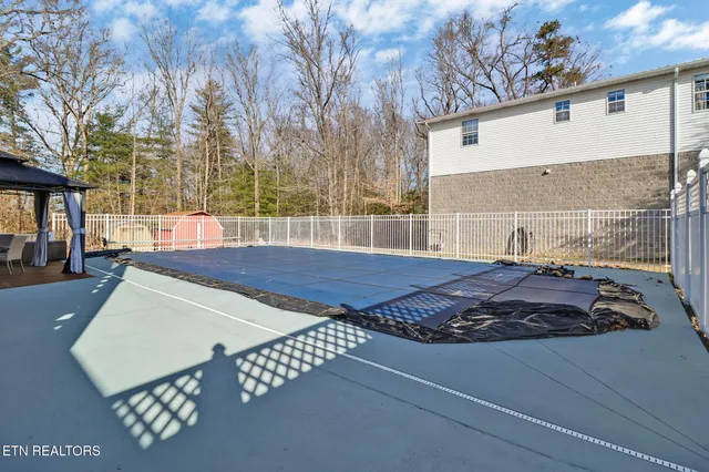 $949,900 | 588-580 Catoosa Road, Wartburg, TN 37887