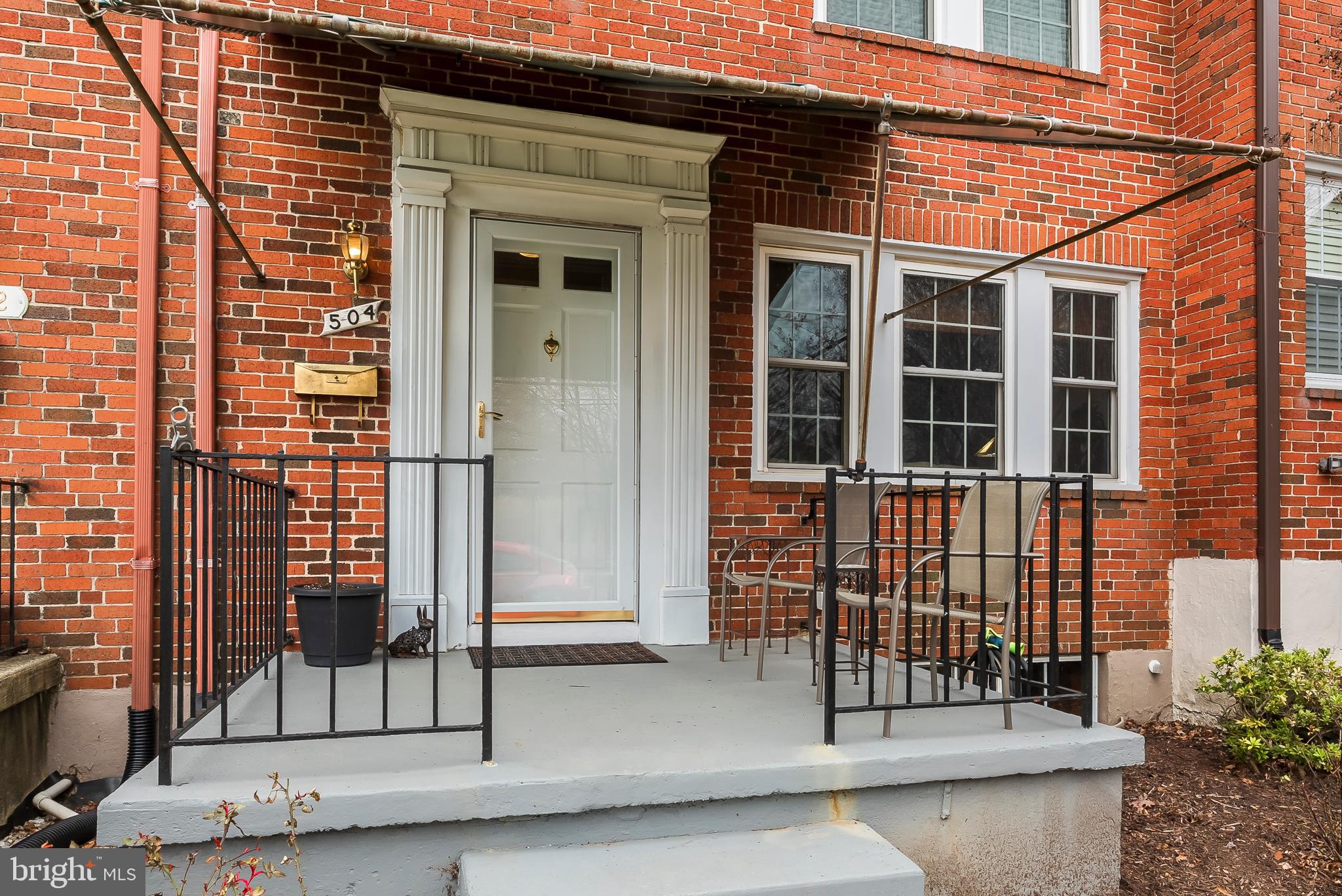 504 Academy Road Catonsville, MD 21228 - Photo 2 of 27 Front porch
