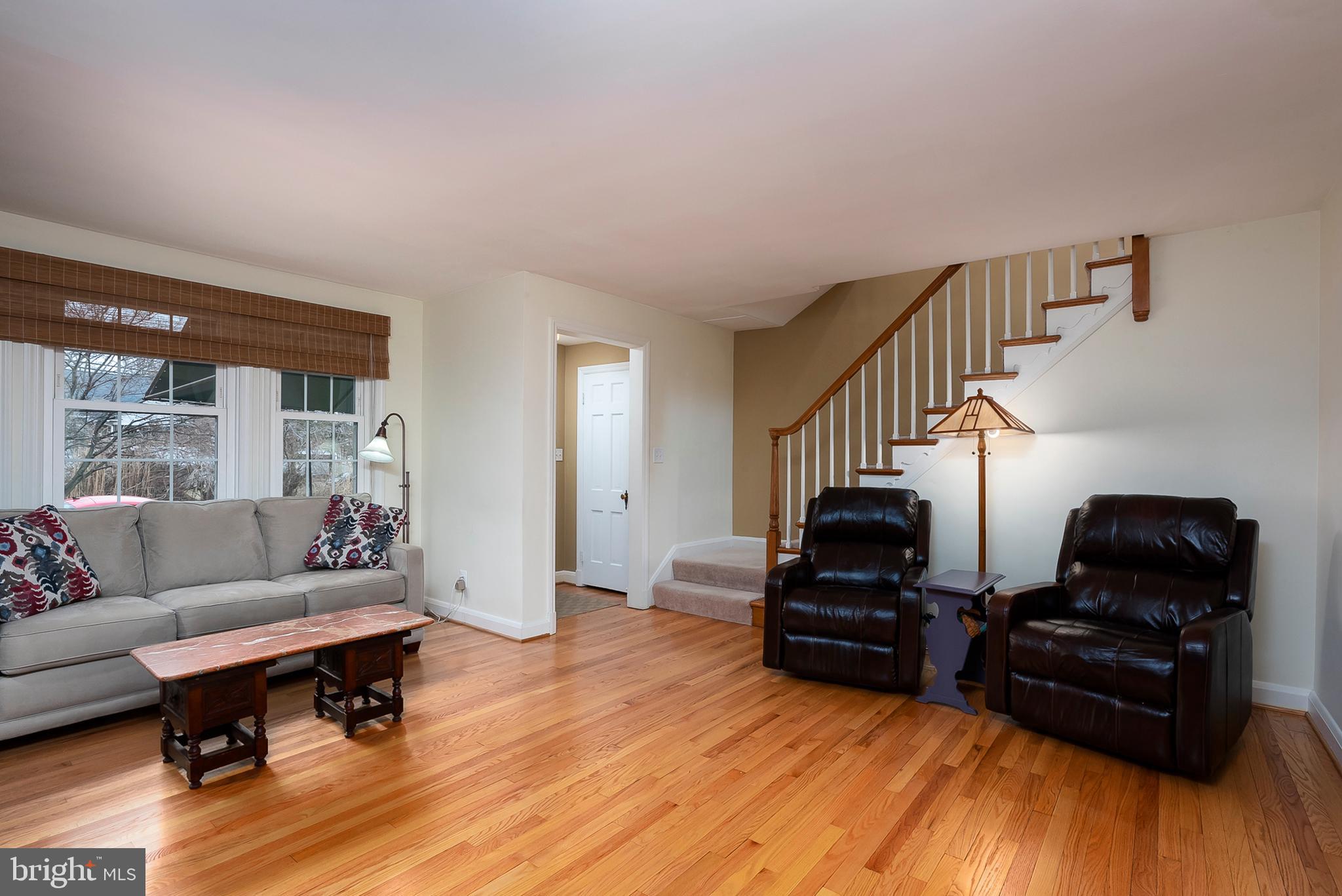 504 Academy Road Catonsville, MD 21228 - Photo 6 of 27 Spacious living room w/hardwood floors