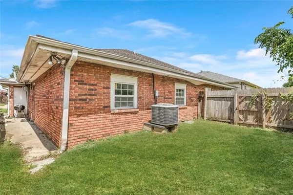 $214,999 | 4715-17 Lynhuber Drive, New Orleans, LA 70126