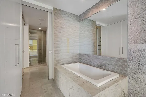 $2,975 | 3722 South Las Vegas Boulevard, Unit 2310, Las Vegas, NV 89158