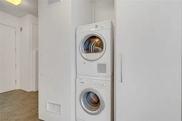 $2,975 | 3722 South Las Vegas Boulevard, Unit 2310, Las Vegas, NV 89158