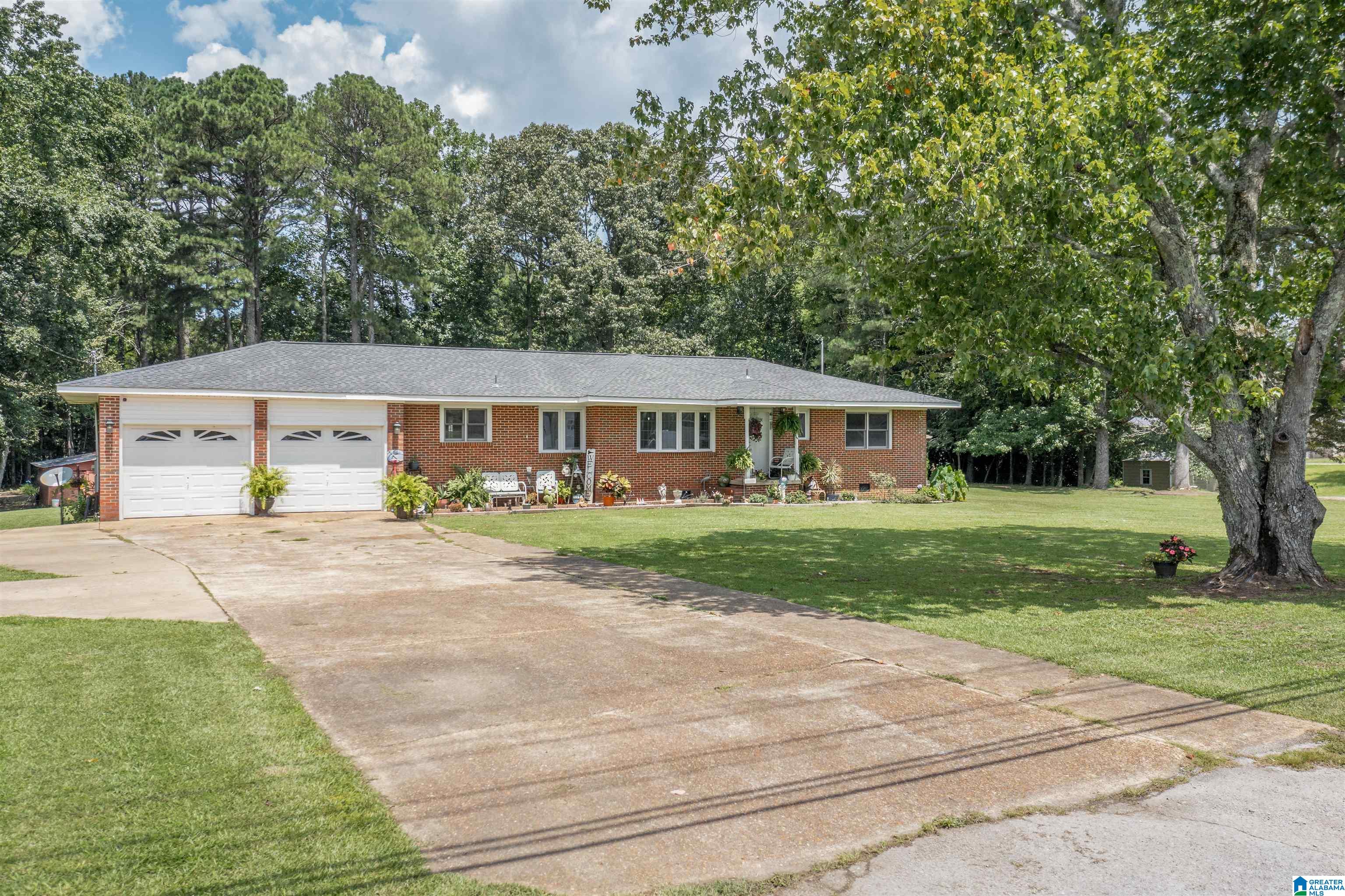 2590 Cedar Bend Road North Gadsden, AL 35907 - Photo 1 of 28