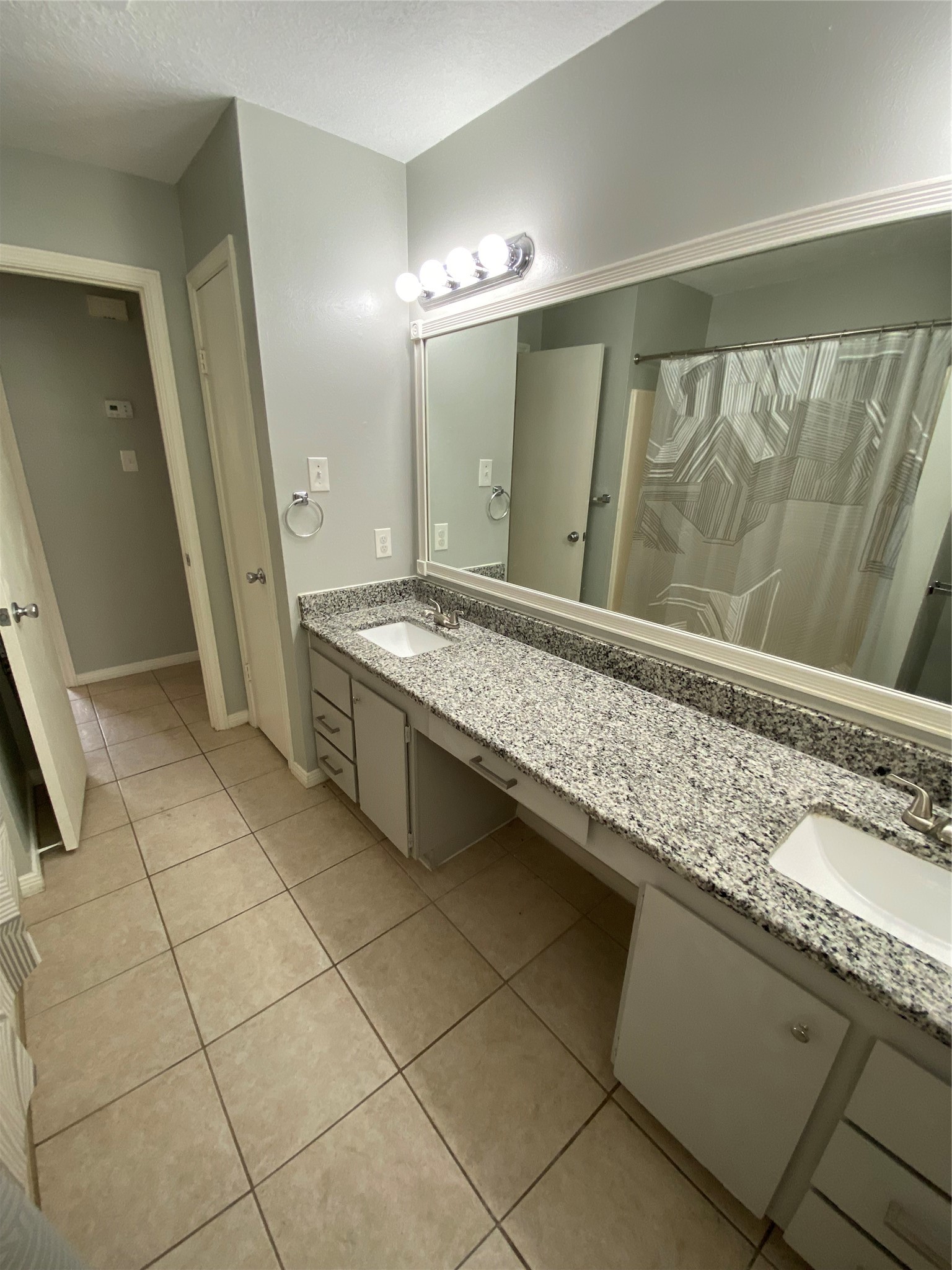 2401 Sycamore Avenue, Unit C2 Huntsville, TX 77340 - Photo 17 of 21