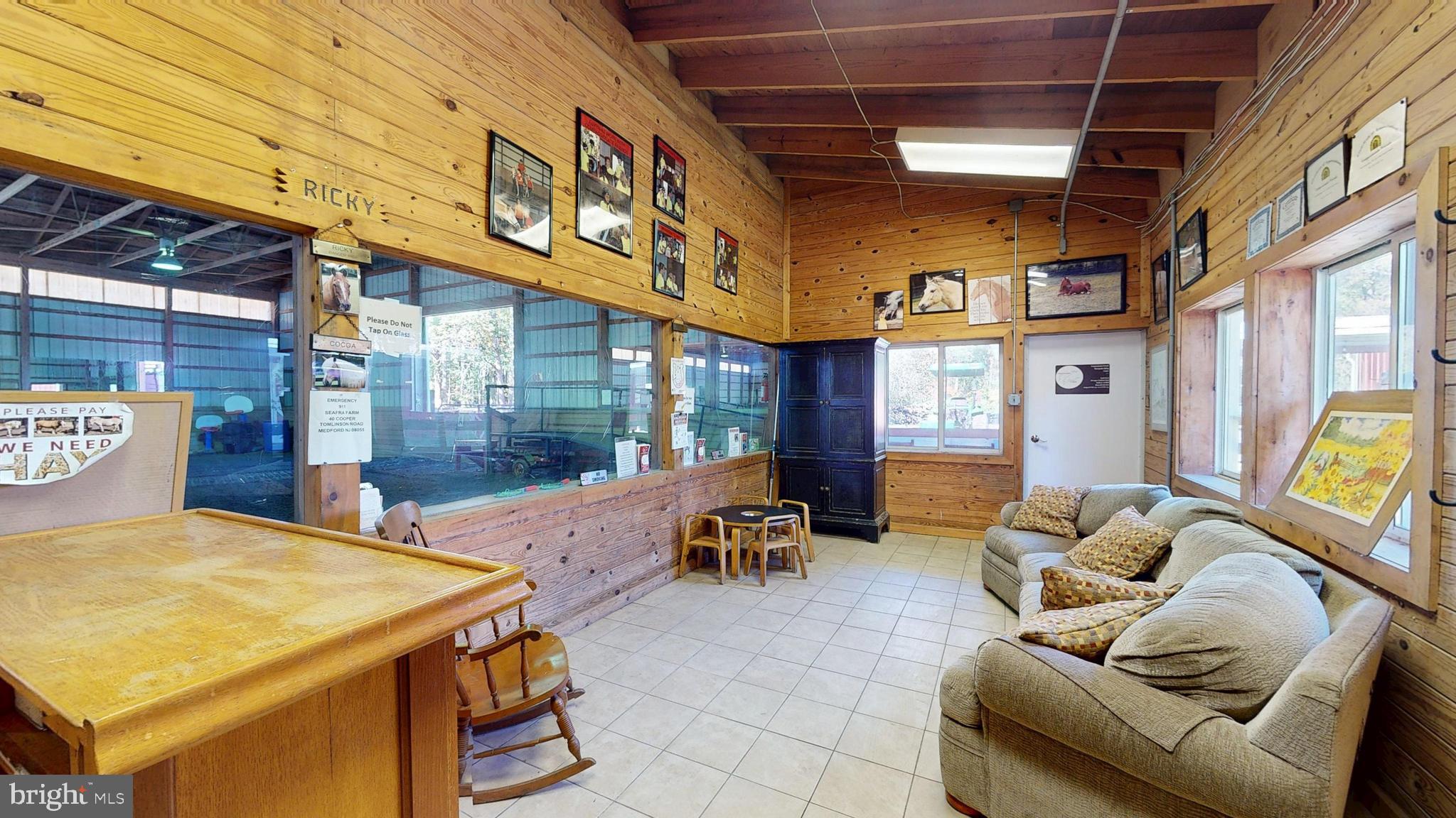 40 Cooper Tomlinson Road Medford, NJ 08055 - Photo 16 of 96 heated Lounge In the indoor