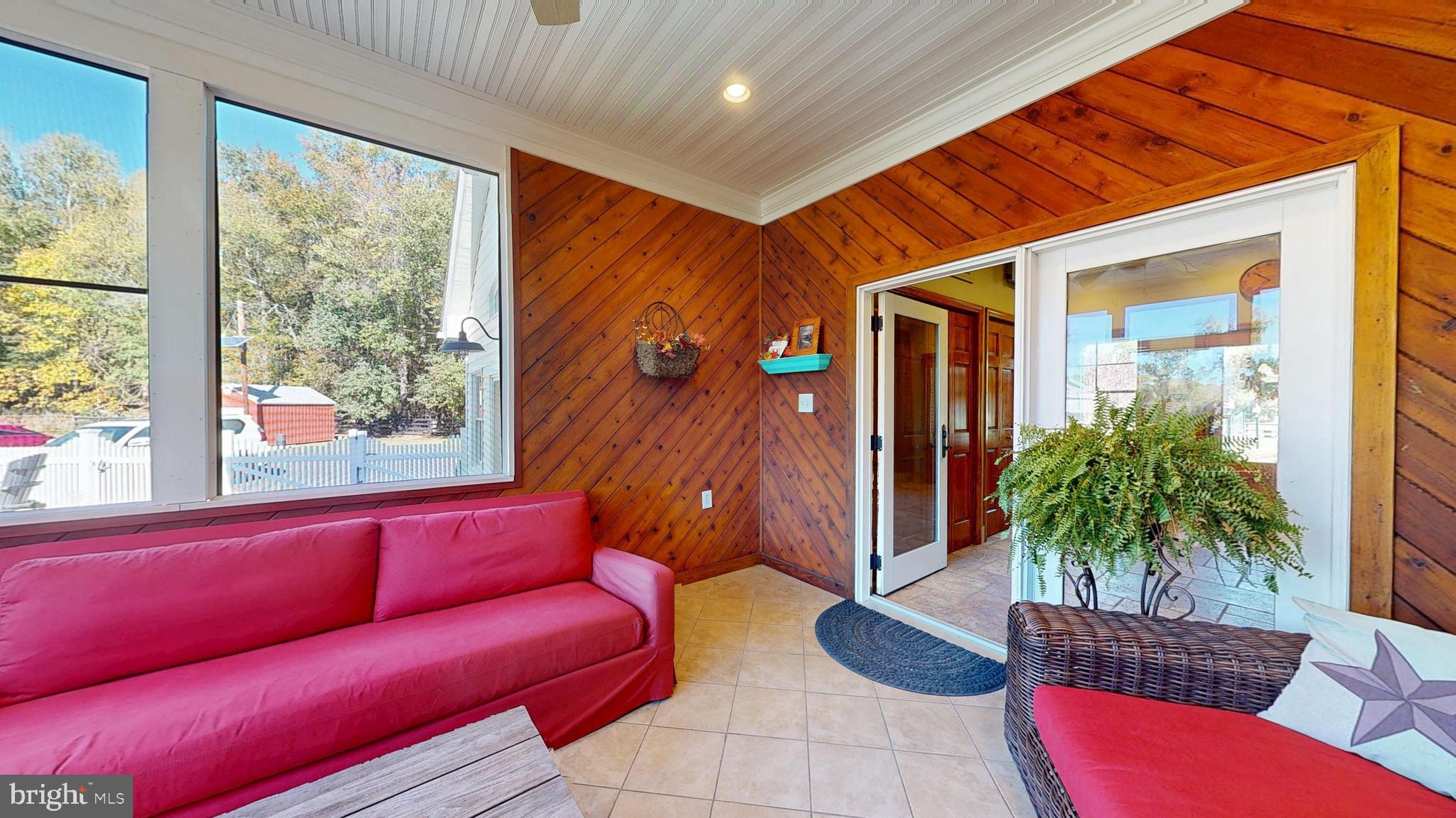 40 Cooper Tomlinson Road Medford, NJ 08055 - Photo 19 of 98 Enclosed Porch