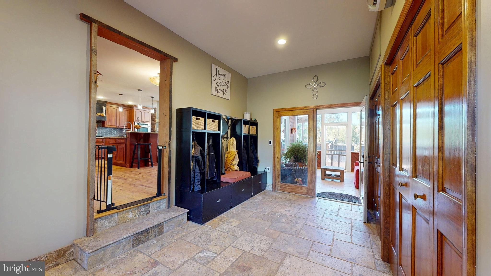 40 Cooper Tomlinson Road Medford, NJ 08055 - Photo 34 of 96 Hallway