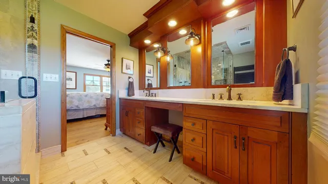 $1,650,000 | 40 Cooper Tomlinson Road, Medford, NJ 08055