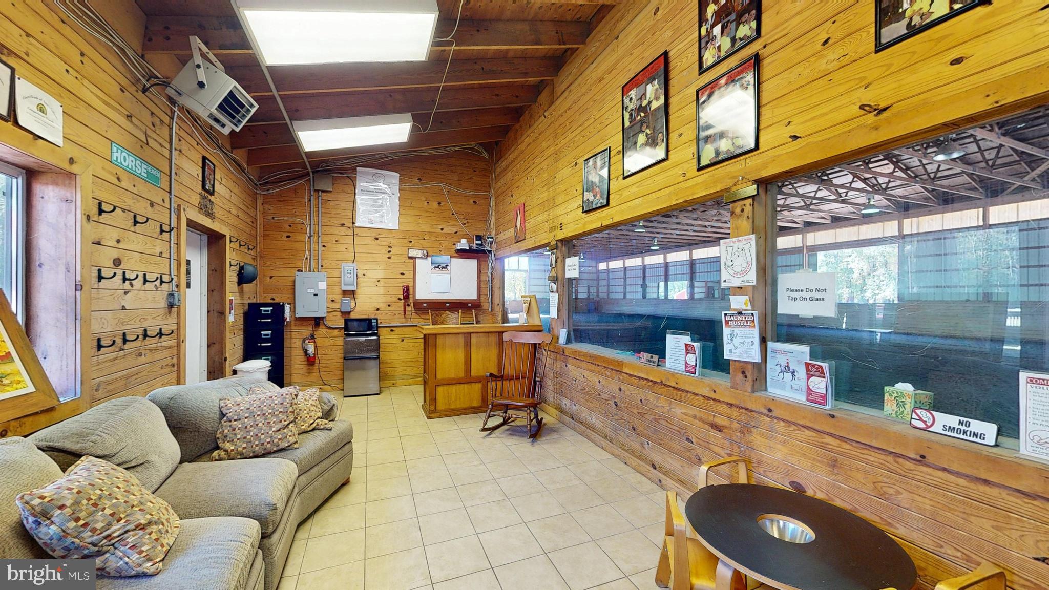 40 Cooper Tomlinson Road Medford, NJ 08055 - Photo 88 of 98 Lounge