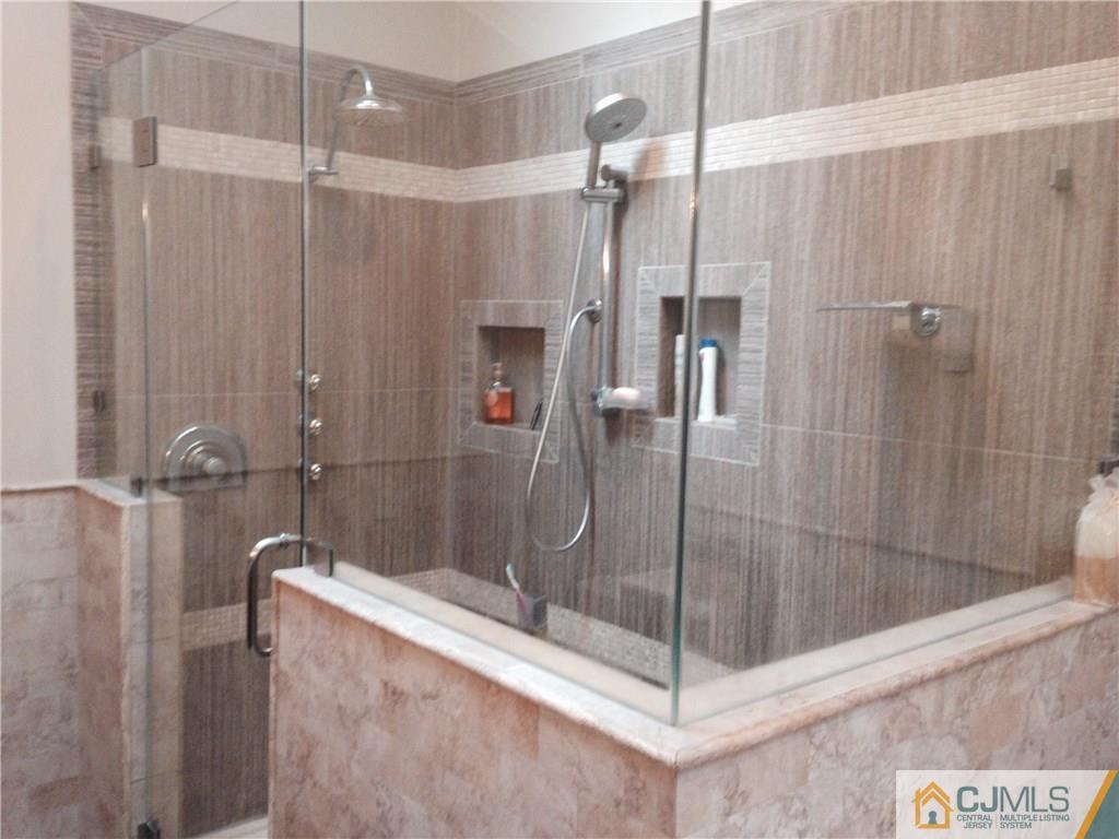 293 Dunhams Corner Road East Brunswick, NJ 08816 - Photo 13 of 23 Gallery Image 13