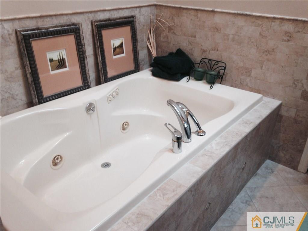 293 Dunhams Corner Road East Brunswick, NJ 08816 - Photo 14 of 23 Gallery Image 14