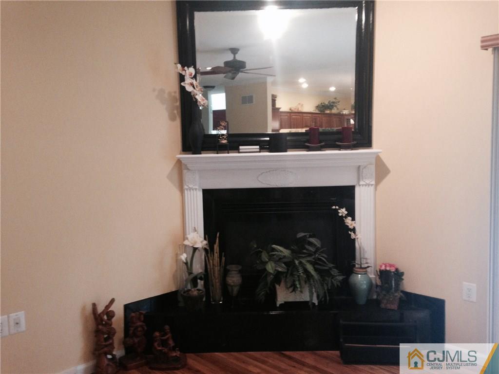 293 Dunhams Corner Road East Brunswick, NJ 08816 - Photo 5 of 23 Gallery Image 5