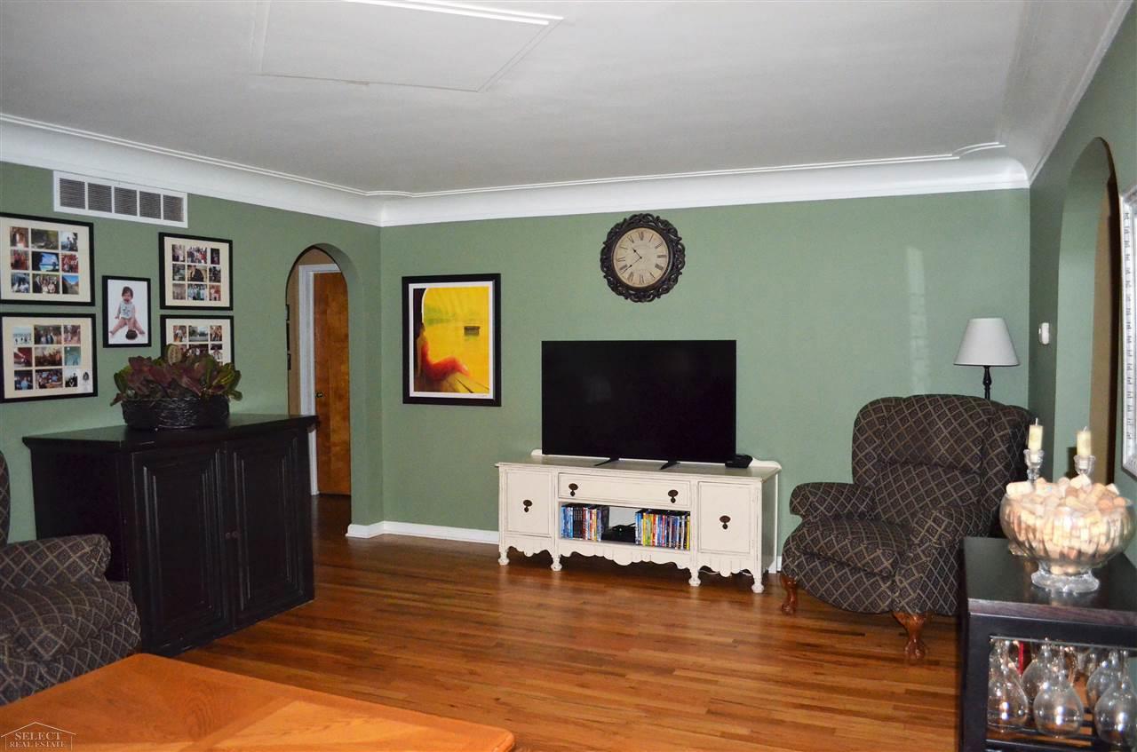 2792 Harrison Avenue Rochester, MI 48307 - Photo 19 of 37 31321239-18.JPG