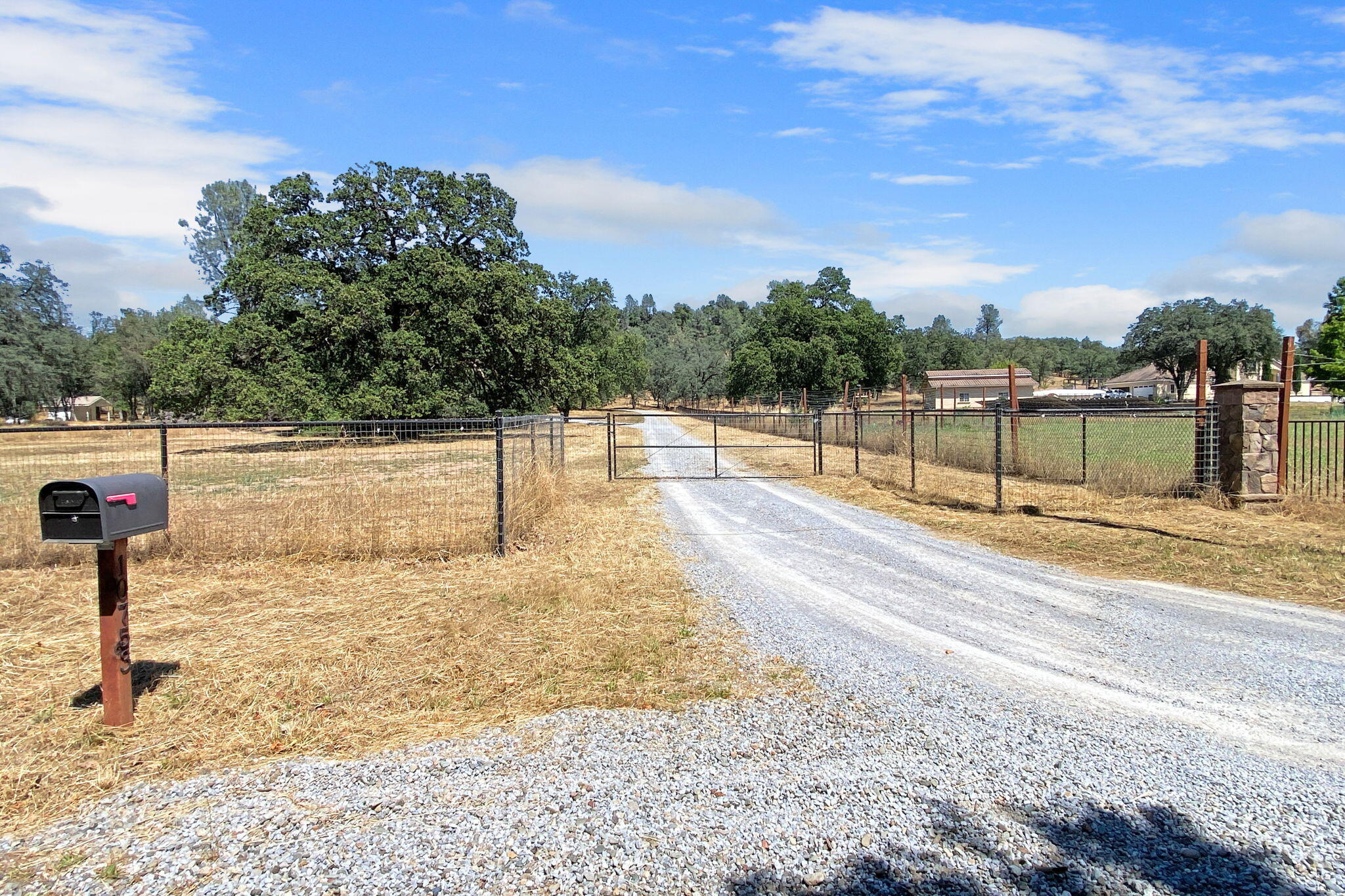10753 French Creek Road Palo Cedro, CA 96073 - Photo 50 of 60 Driveway