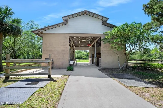 a house with view of outdoor space