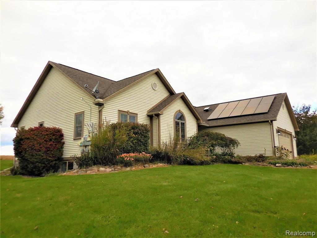2926 Bullock Road Metamora, MI 48455 - Photo 3 of 75