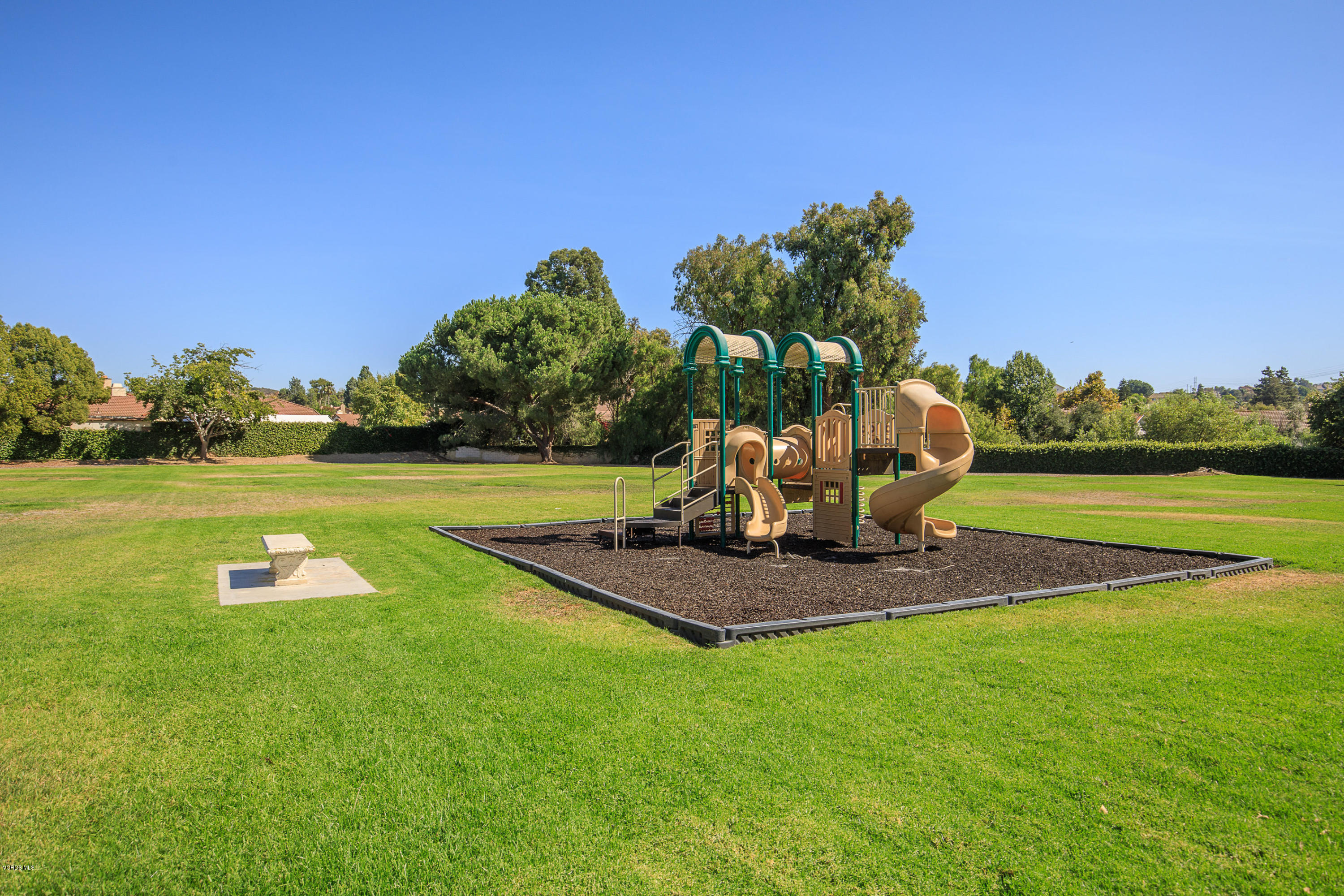 13208 East Quail Summit Road Moorpark, CA 93021 - Photo 33 of 36 a view of a ground with a fountain