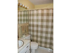 715 Ferndale Road Johnson City, TN 37604 - Photo 11 of 16 Master Bath