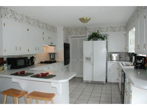 715 Ferndale Road Johnson City, TN 37604 - Photo 5 of 16 Large Kitchen