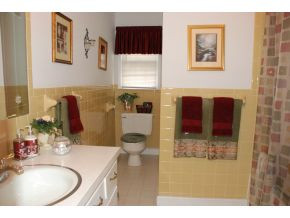 715 Ferndale Road Johnson City, TN 37604 - Photo 10 of 16 Hall Bath