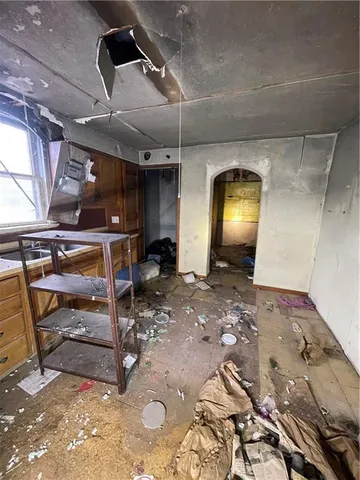 $10,000 | 2408 Stevens Avenue, Parsons, KS 67357