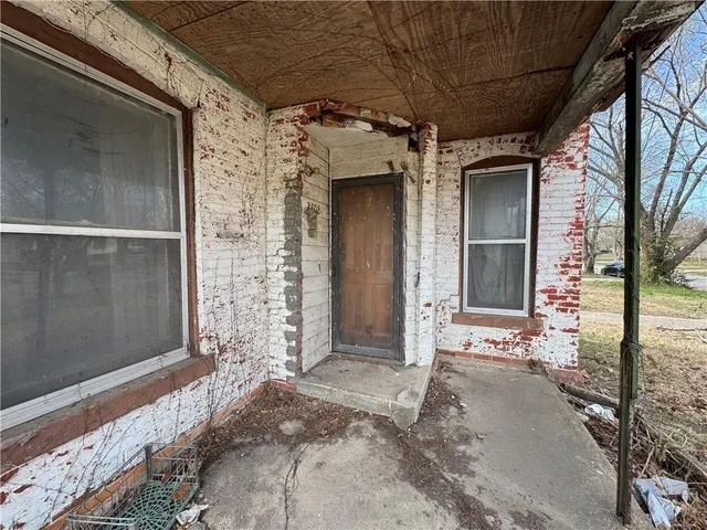 $10,000 | 2408 Stevens Avenue, Parsons, KS 67357