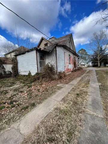 $10,000 | 2408 Stevens Avenue, Parsons, KS 67357
