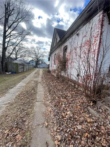 $10,000 | 2408 Stevens Avenue, Parsons, KS 67357