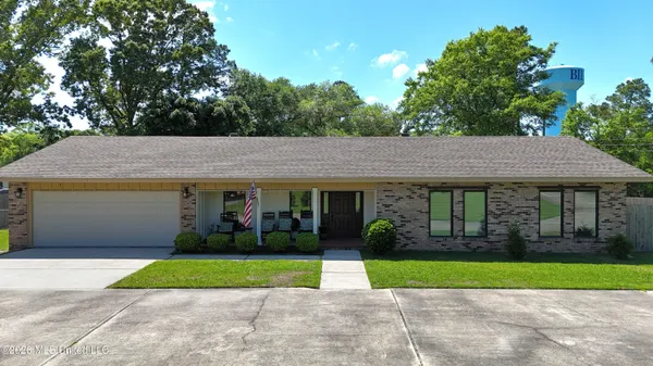 $359,900 | 9388 West Oaklawn Road, Biloxi, MS 39532