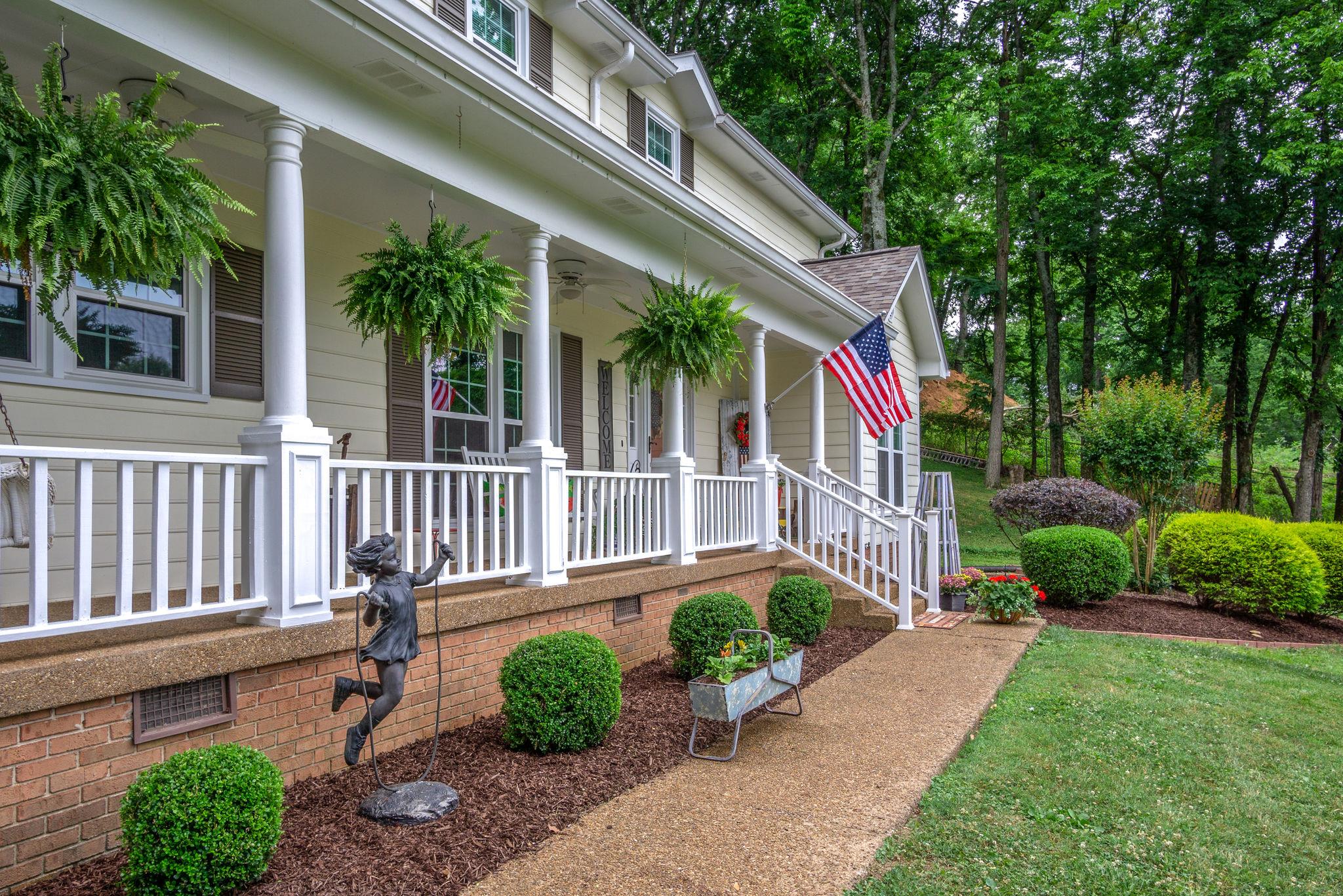 313 Stoneybrook Road Columbia, TN 38401 - Photo 4 of 30 Gallery Image 4