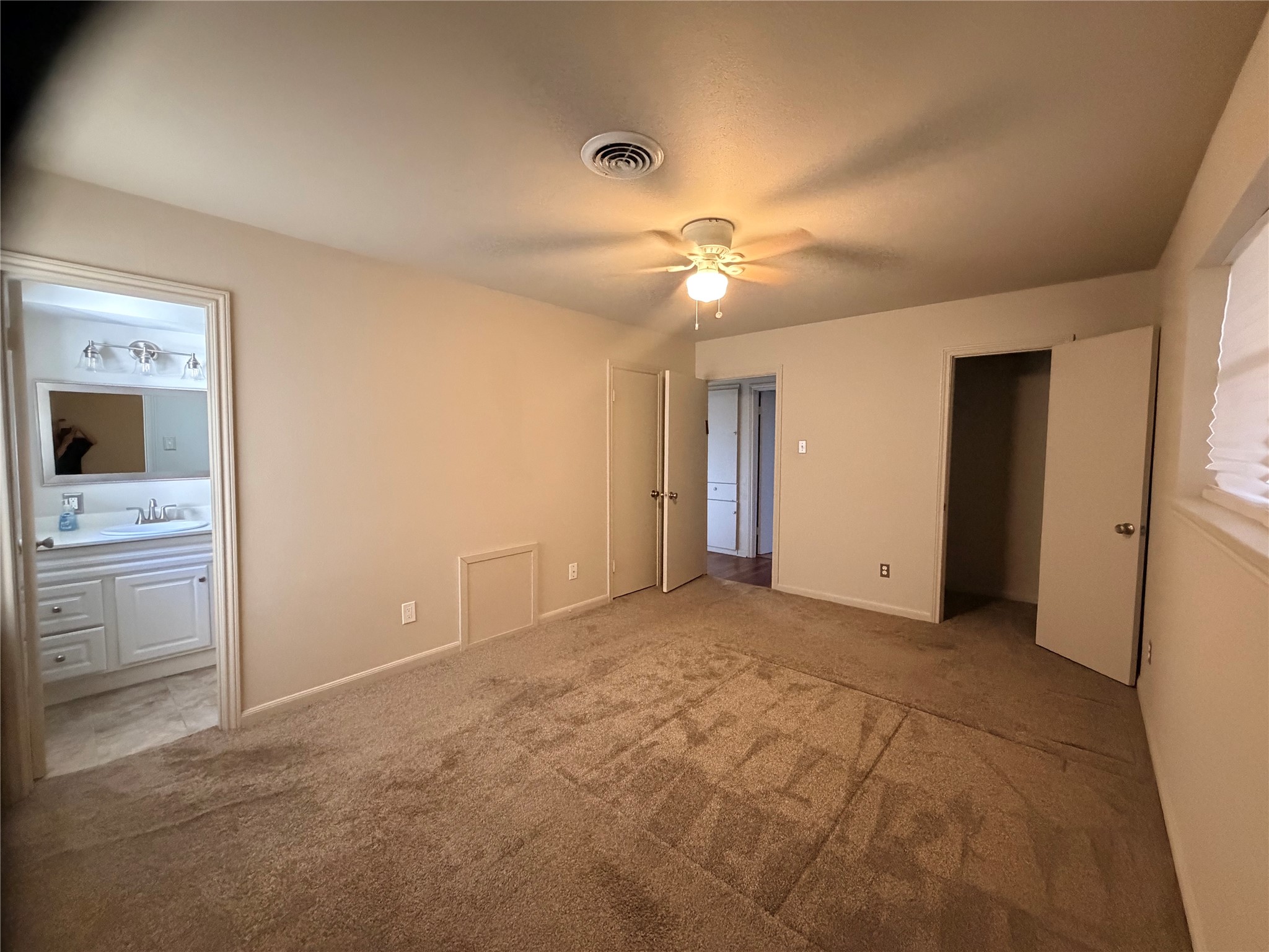 7603 Grape Street Houston, TX 77074 - Photo 24 of 25 Primary Bedroom