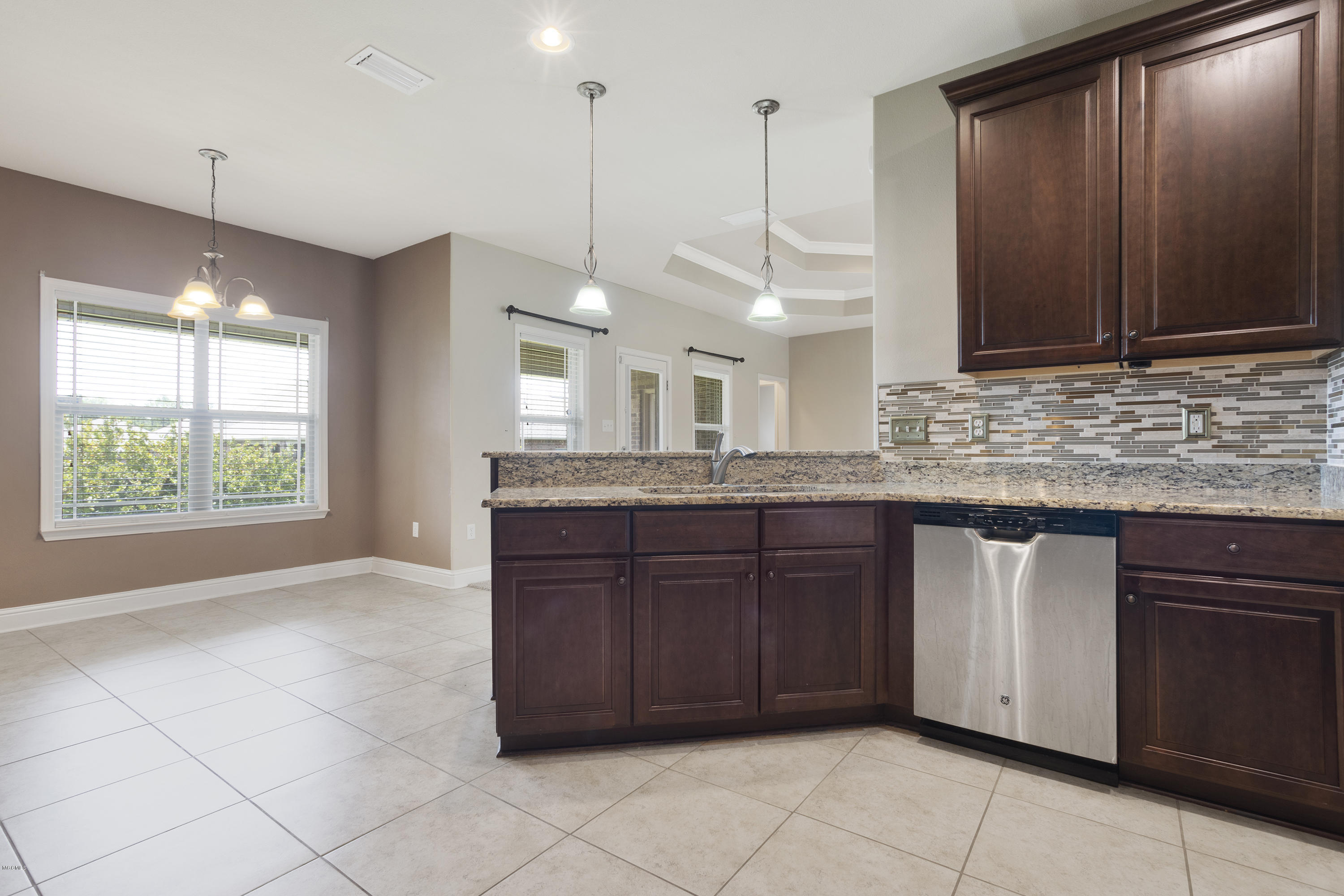 10301 Hutter Road Gulfport, MS 39503 - Photo 11 of 34 011