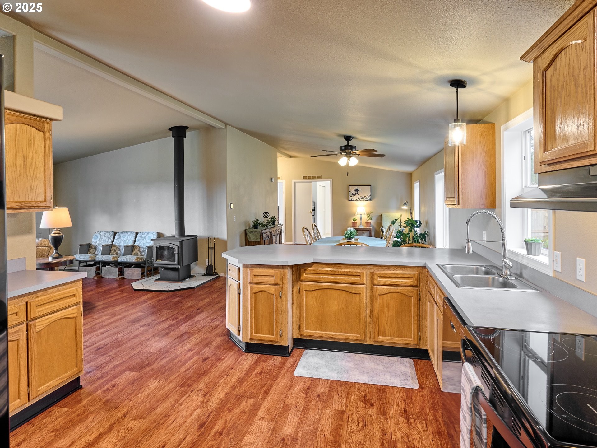 3701 Seminole Road Northeast Silverton, OR 97381 - Photo 13 of 47 Gallery Image 13