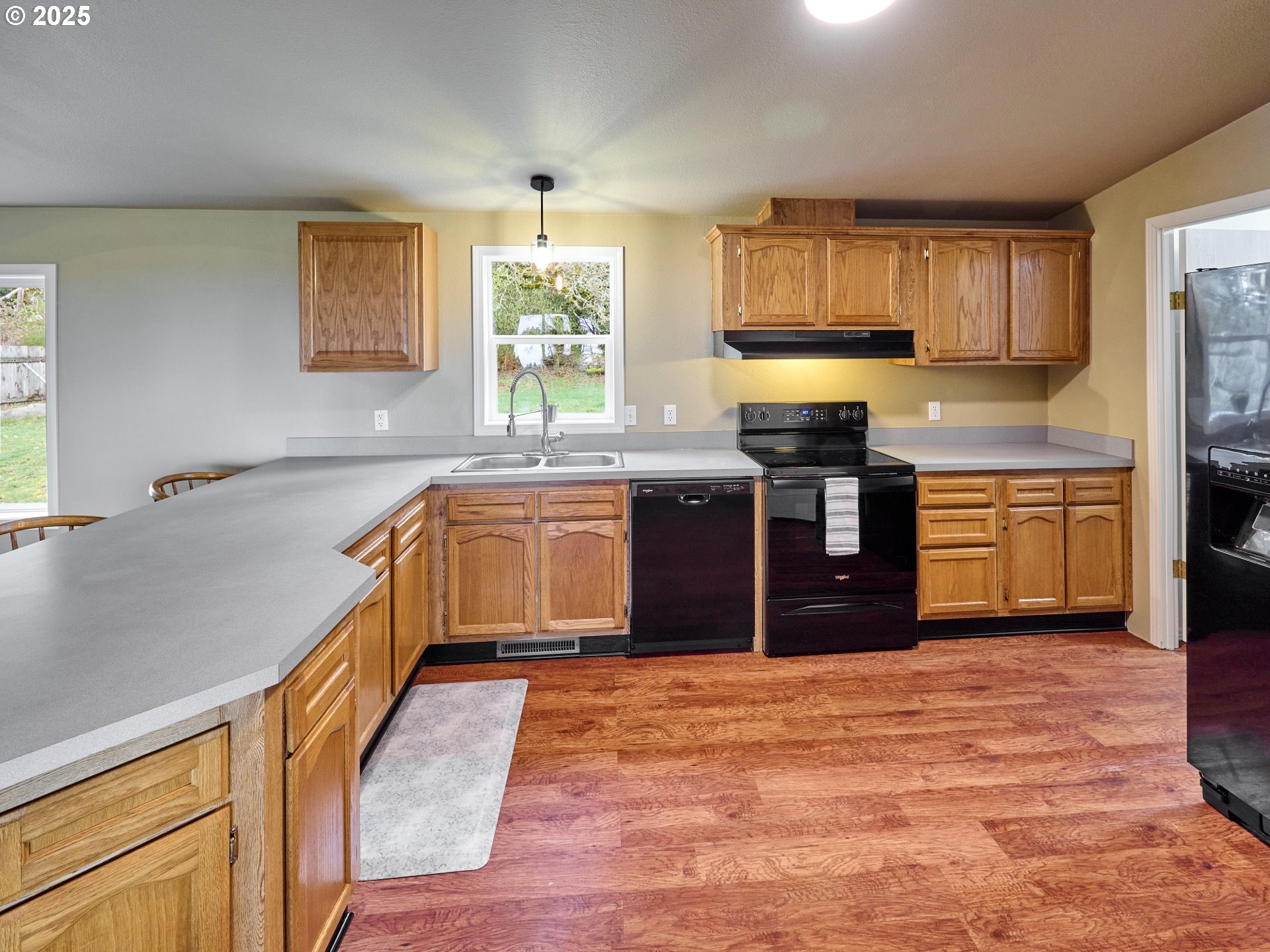 3701 Seminole Road Northeast Silverton, OR 97381 - Photo 9 of 47 Gallery Image 9