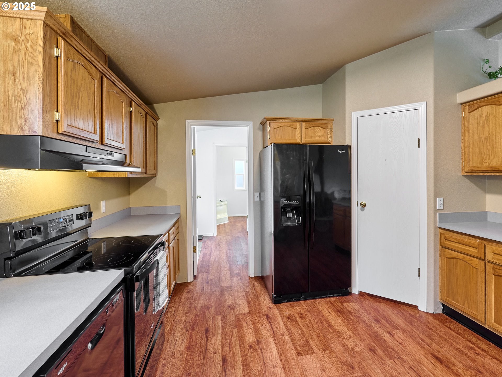 3701 Seminole Road Northeast Silverton, OR 97381 - Photo 10 of 47 Gallery Image 10