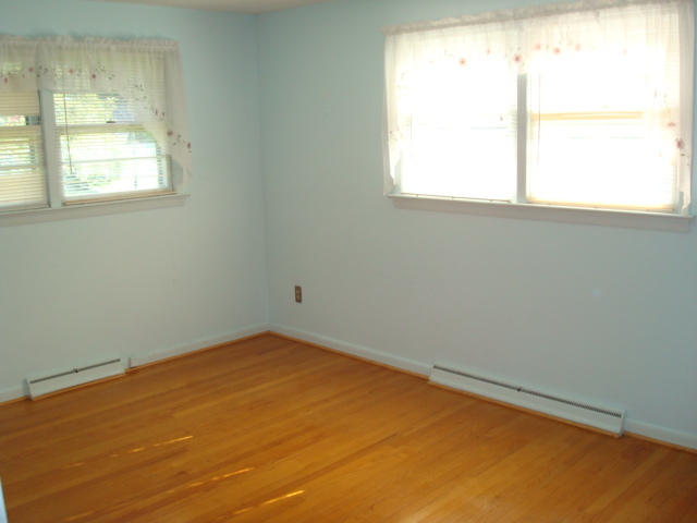 50 Oak Hill Road Pittsfield, MA 01201 - Photo 14 of 17 Bedroom 3