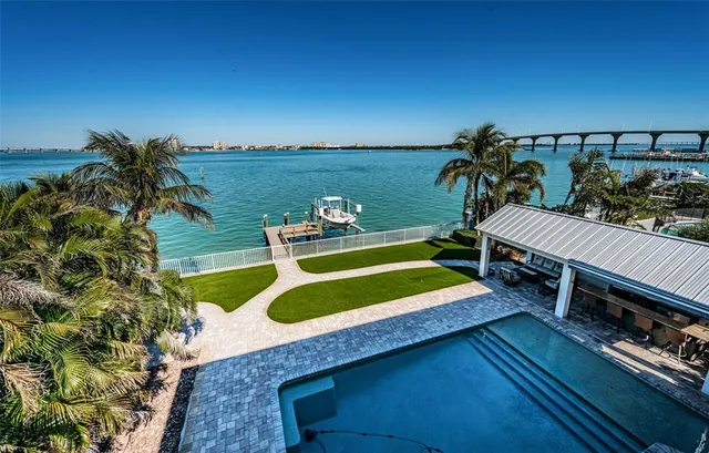 $2,975,000 | 297 1st Street West, St. Petersburg, FL 33715