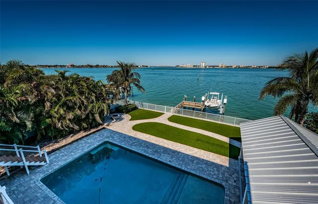 $2,975,000 | 297 1st Street West, St. Petersburg, FL 33715