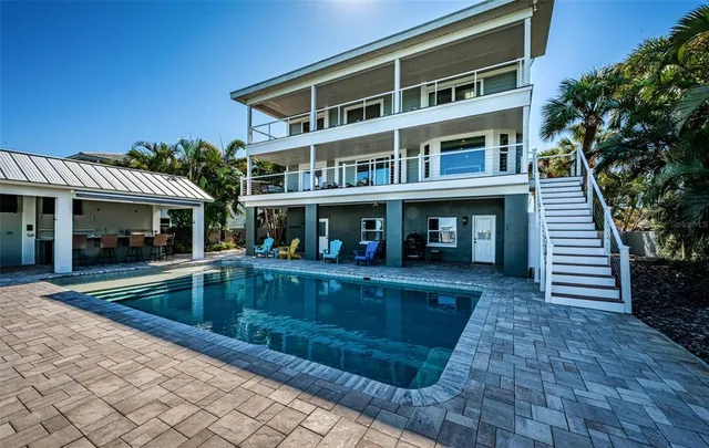 $2,975,000 | 297 1st Street West, St. Petersburg, FL 33715