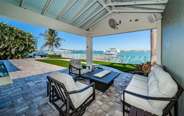 $2,975,000 | 297 1st Street West, St. Petersburg, FL 33715